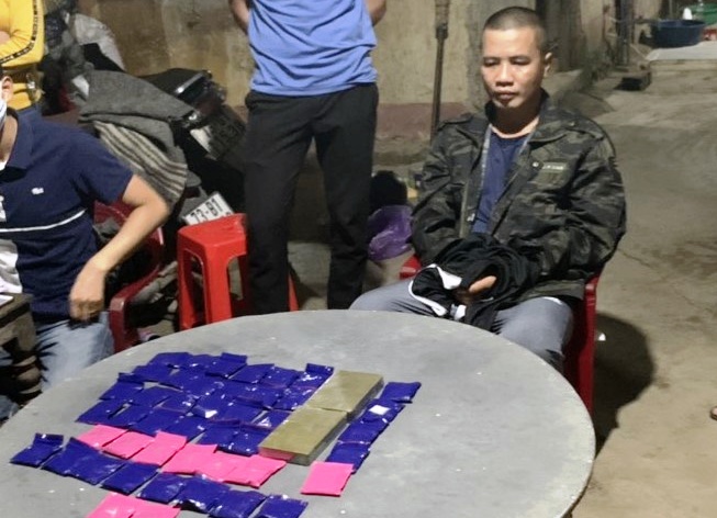 Bắt 3 đối tượng thu giữ hơn 11.000 viên ma túy tổng hợp cùng 2 bánh heroin -0
