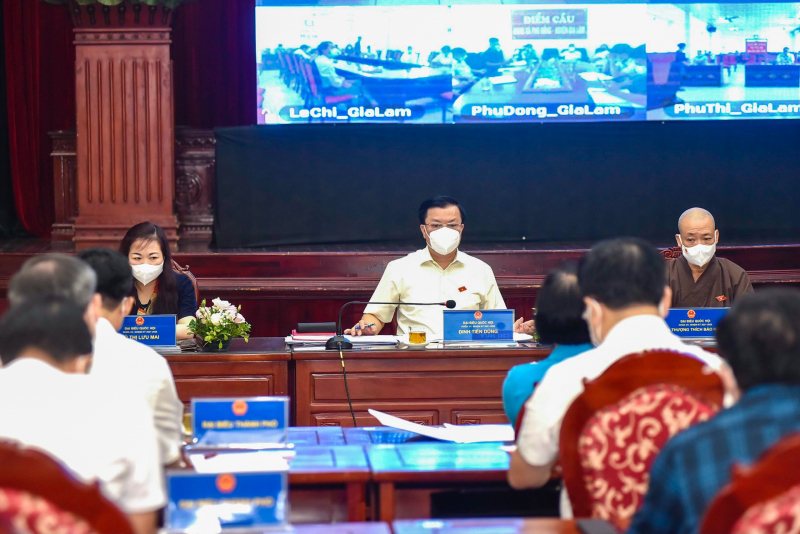 z2805046845418_5ba163c11142e16645366ba5a63271f6.jpg -0