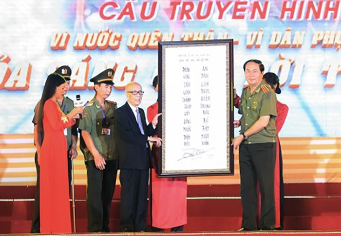 Câu chuyện đẹp về tình cảm của Giáo sư, Anh hùng Lao động Vũ Khiêu với lực lượng CAND -0