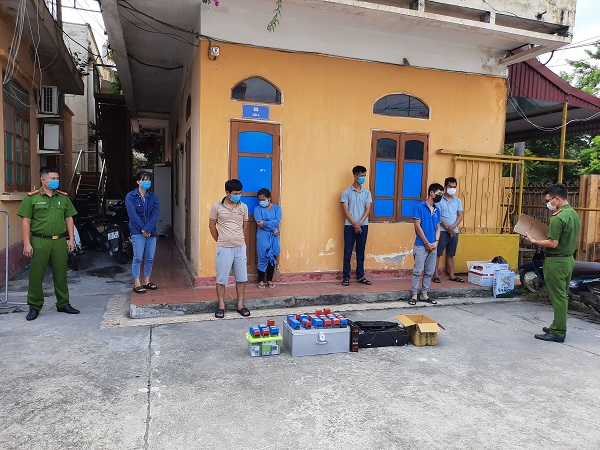 Triệt phá đường dây làm giả tài liệu, con dấu với quy mô lớn  -0