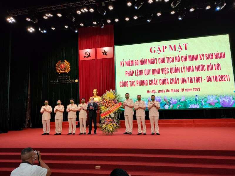 Chiến công, thành tích góp phần phục vụ phát triển kinh tế, xã hội của Thủ đô -0