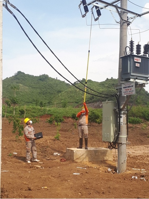 EVNNPC viết tiếp truyền thống tuổi 52 -0