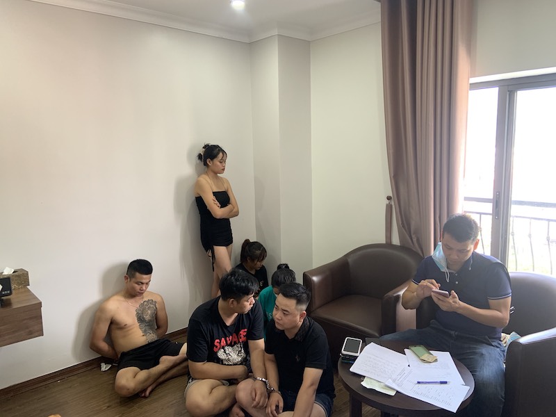 Bắt giữ nhóm nam, nữ thanh niên mở “đại tiệc ma túy” trong khách sạn cao cấp. -0