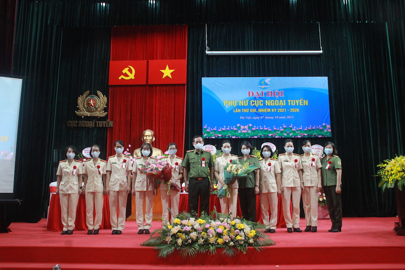 Hạt nhân tiêu biểu, đóng góp quan trọng cho thành tích của Cục Ngoại tuyến  -1