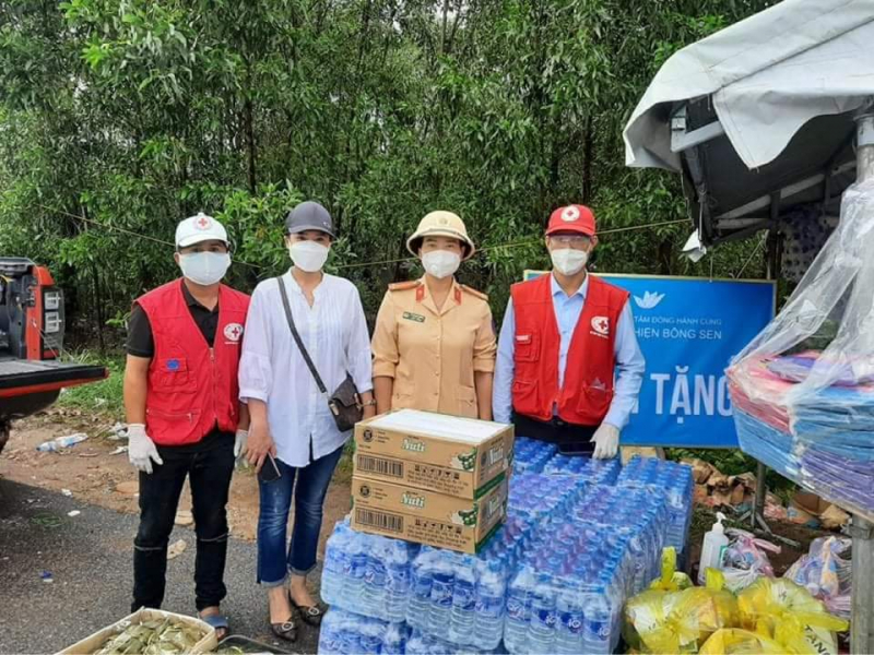 Công an và người dân Quảng Trị chung tay giúp đỡ người về quê từ các vùng dịch -0