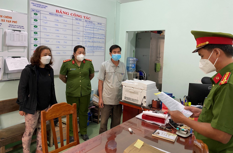 Bắt nguyên kế toán trưởng Trung tâm GDTX tỉnh Bình Phước -0