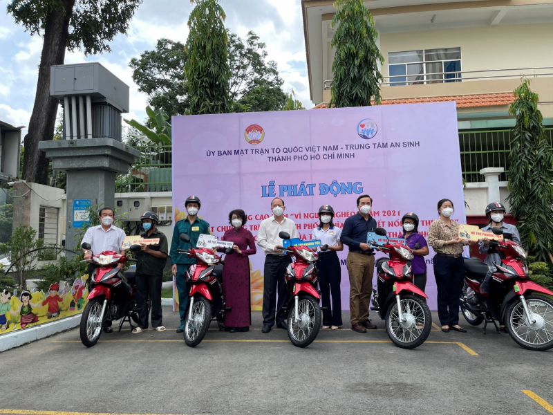 Nhiều trẻ em mồ côi do COVID-19 được bảo trợ đến khi học xong đại học -0