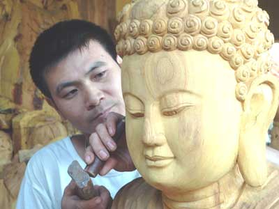 nghệ nhân làng tượng bảo hà thổi hồn vào gỗ để cho ra đời những tác phẩm độc đáo.jpg -0