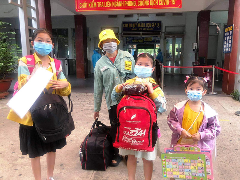 Những chuyến xe nặng nghĩa tình -0