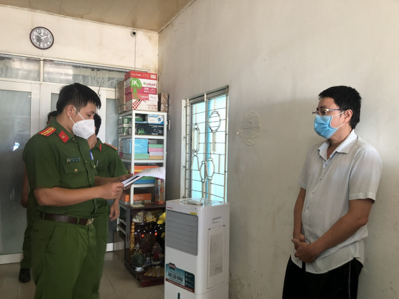 Phá đường dây làm giả giấy tờ xét nghiệm COVID - 19 -0