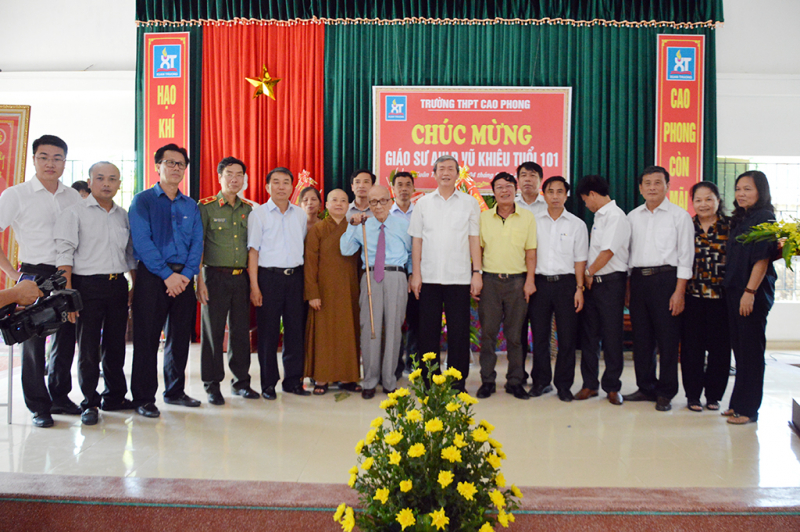 gs vu khieu (3).jpg -0