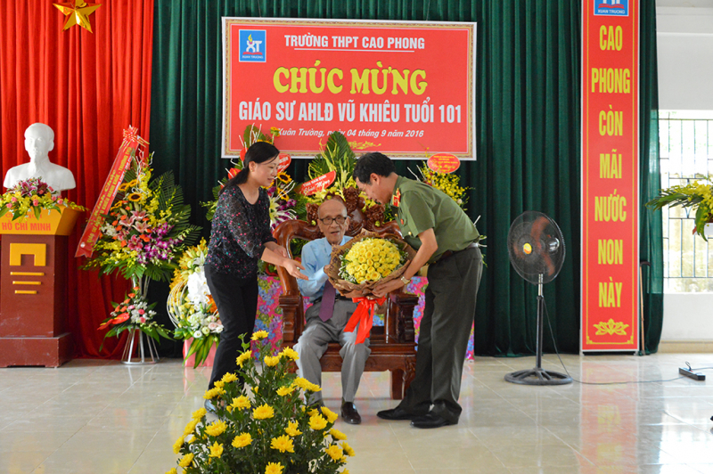 gs vu khieu (4).jpg -0