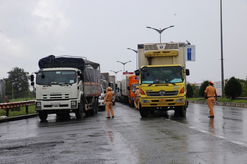 Chậm thích ứng linh hoạt, dễ vuột mất cơ hội phục hồi, phát triển -0
