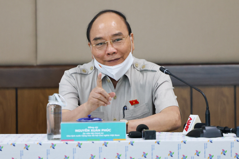Chủ tịch nước Nguyễn Xuân Phúc đến thăm và tặng quà cho các bệnh nhi Bệnh viện Nhi đồng thành phố -0