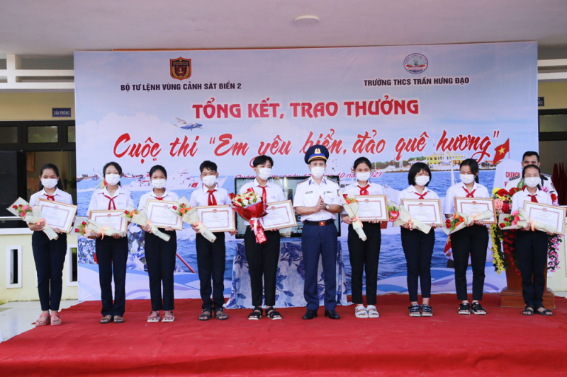 vùng 2 trao tập thể.jpg -0