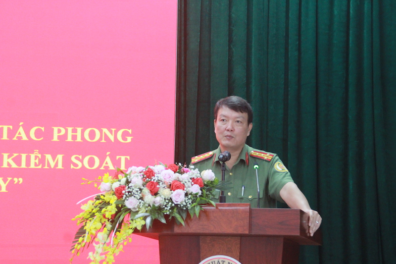 Xây dựng hình ảnh đẹp của người cán bộ làm công tác kiểm soát xuất nhập cảnh trong lòng nhân dân và bạn bè quốc tế -0