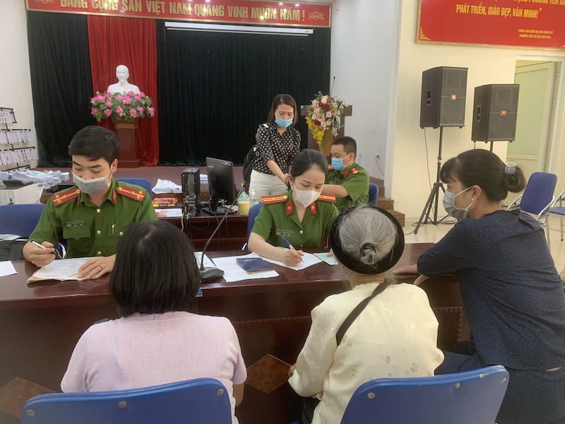 Công an thành phố Hà Nội mở đợt cấp căn cước công dân cho người đủ 14 tuổi trở lên -0