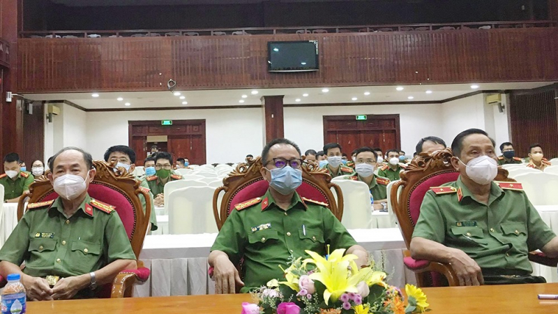 Bộ trưởng Tô Lâm gặp mặt động viên gần 400 cán bộ tăng cường về xã biên giới, trọng điểm -0