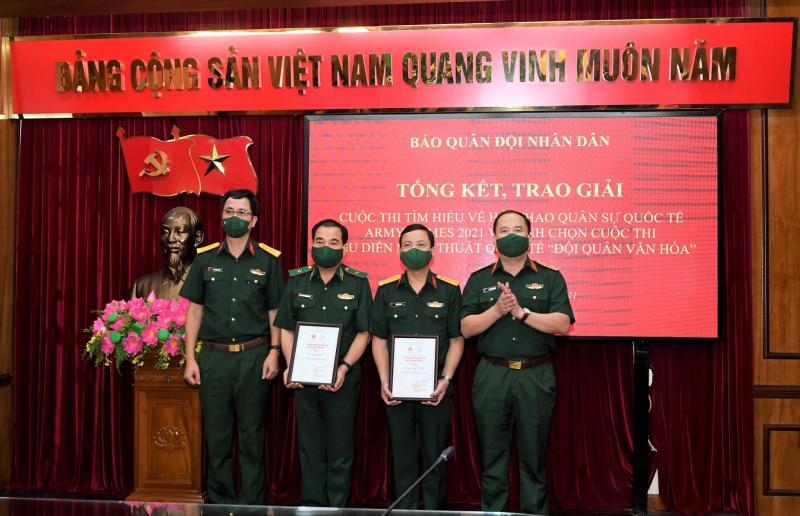 Trao giải Cuộc thi “Tìm hiểu về Hội thao Quân sự Quốc tế Army Games” -1