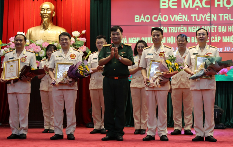 Chung khảo hHội thi Báo cáo viên, tuyên truyền viên giỏi trong Cục Công tác đảng và công tác chính trị -0