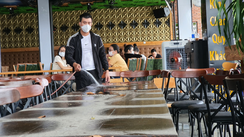 Đà Nẵng vẫn duy trì các chốt kiểm soát dịch COVID-19 khi thành phố mở lại tất cả các hoạt động -4