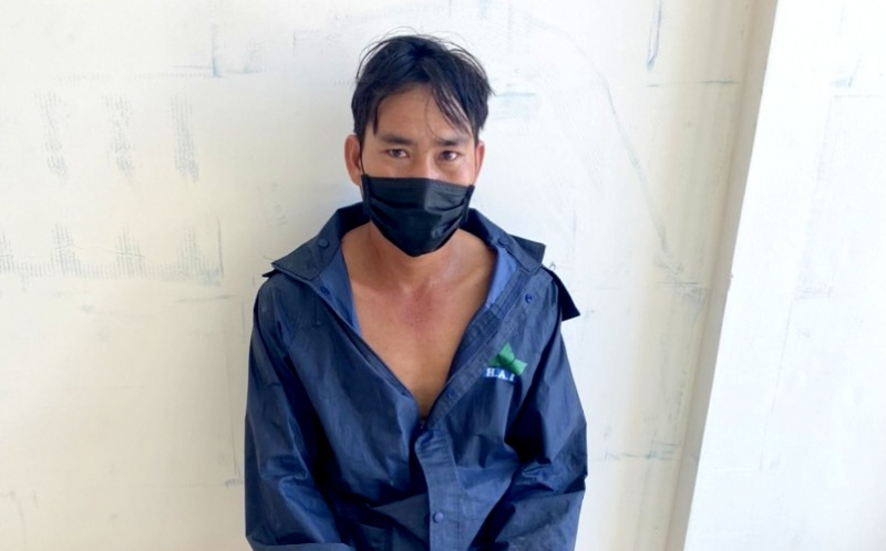 Bất ngờ dùng búa tấn công người đang chơi cờ -0