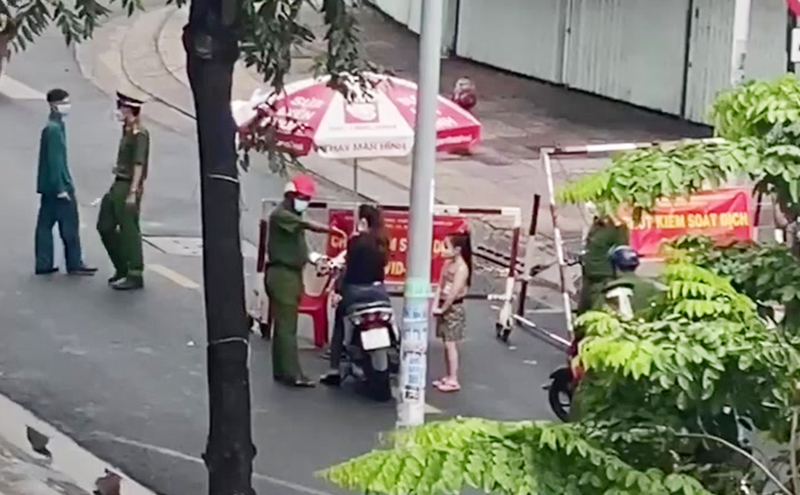 “Chị đại quận 4” có dấu hiệu bị bị rối loạn về tâm thần -0