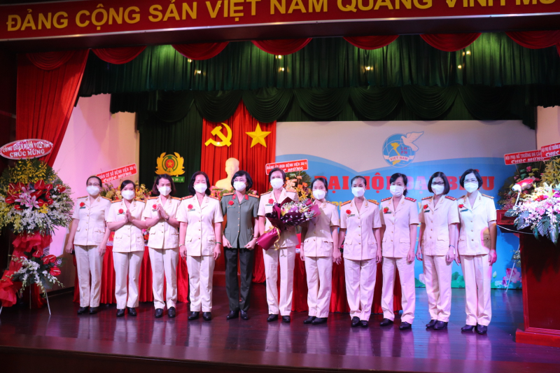 Tin tưởng một nhiệm kỳ phát huy khả năng phụ nữ trên mọi “Mặt trận” -1