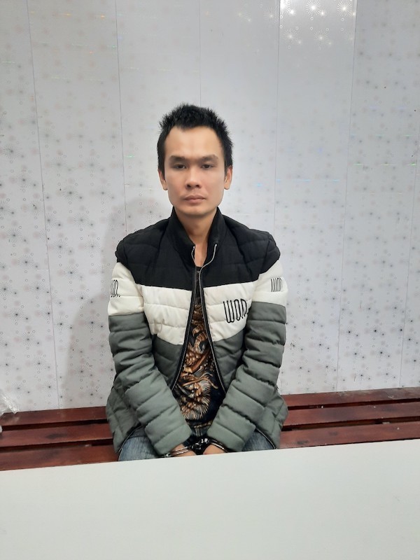 Dùng dao đâm liên tiếp 2 người rồi tiếp tục vào bệnh viện truy sát -0