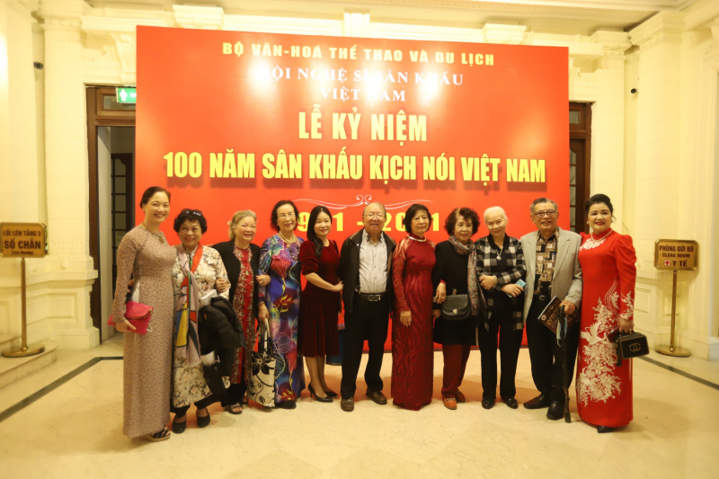 Nghệ sĩ tưng bừng kỷ niệm 100 năm sân khấu kịch nói Việt Nam -0