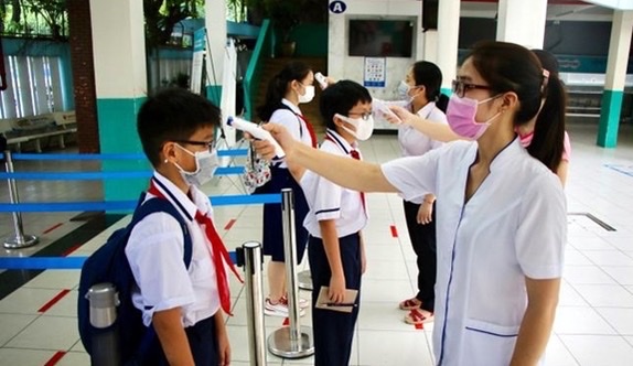 Hỗ trợ tâm lý và củng cố kiến thức khi học sinh đi học trở lại -0