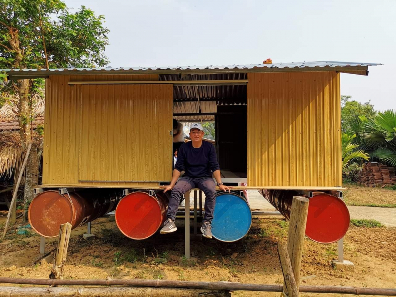 Đứng lại, chờ lũ... -0