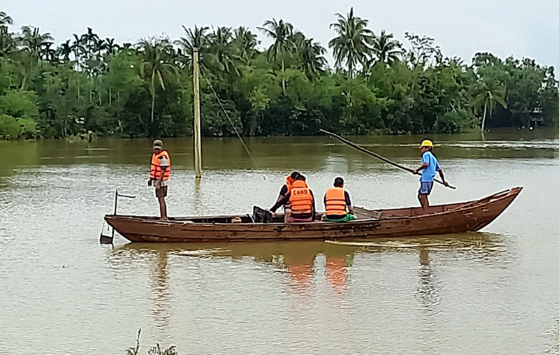 QL1A qua Quảng Nam thông tuyến, nhiều khu dân cư còn bị ngập sâu, chia cắt -0