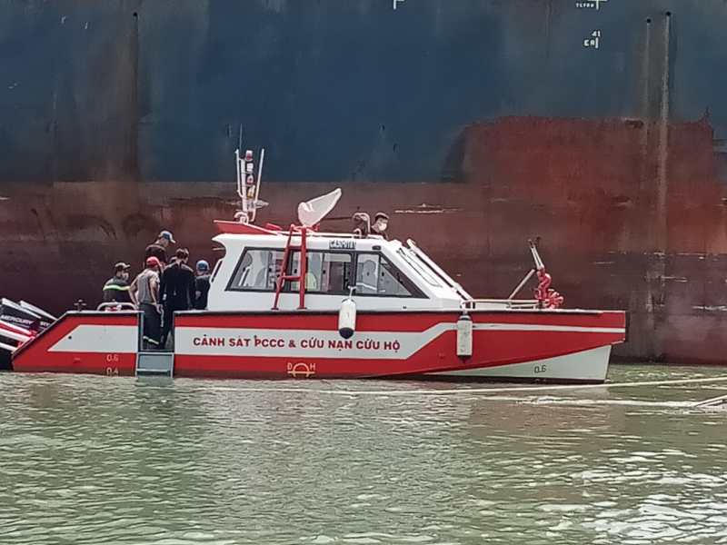 Thi thể thuyền viên mất tích trong vụ sà lan chìm được tìm thấy ở Vũng Tàu -0