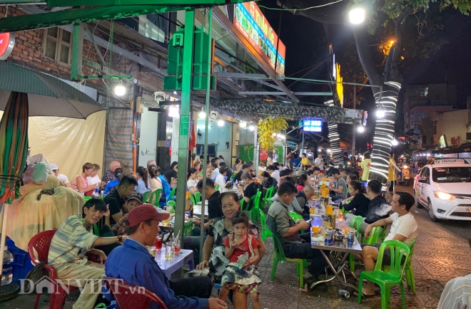 Quận 7 và TP Thủ Đức được thí điểm bán đồ uống có cồn cho khách ăn uống tại chỗ -0