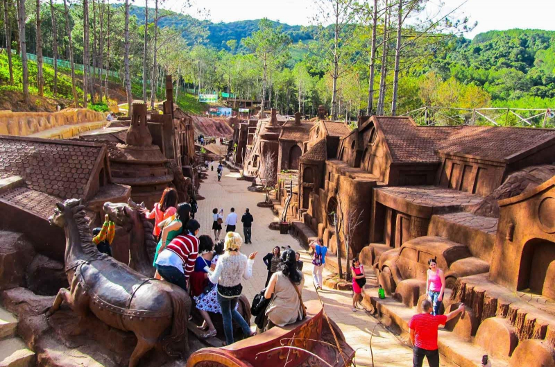 saipham.jpg -0