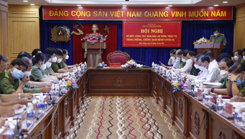 Hàng trăm CBCS Công an tỉnh Bình Dương được khen thưởng vì hoàn thành tốt “mục tiêu kép” -0