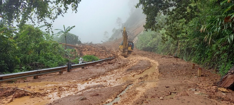 Xuất hiện nhiều điểm sạt lở mới trên đường Hồ Chí Minh qua địa bàn Thừa Thiên Huế -0