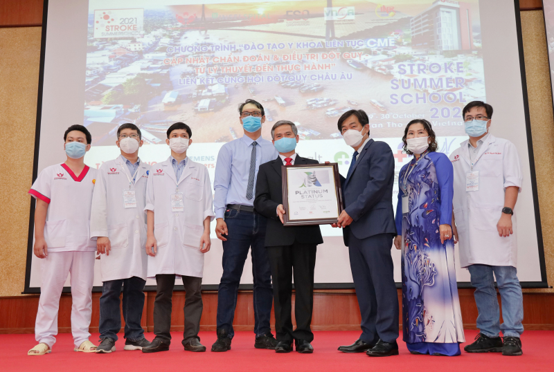 Bệnh viện đầu tiên ở ĐBSCL đạt chuẩn Bạch kim về điều trị đột quỵ -0