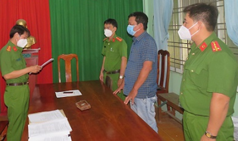 Khởi tố “cò lúa” chiếm đoạt hơn 4,5 tỷ đồng -0