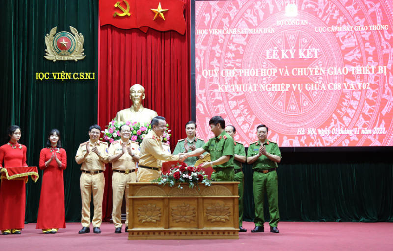 Học viện CSND và Cục CSGT ký kết quy chế phối hợp và chuyển giao thiết bị kỹ thuật nghiệp vụ  -0