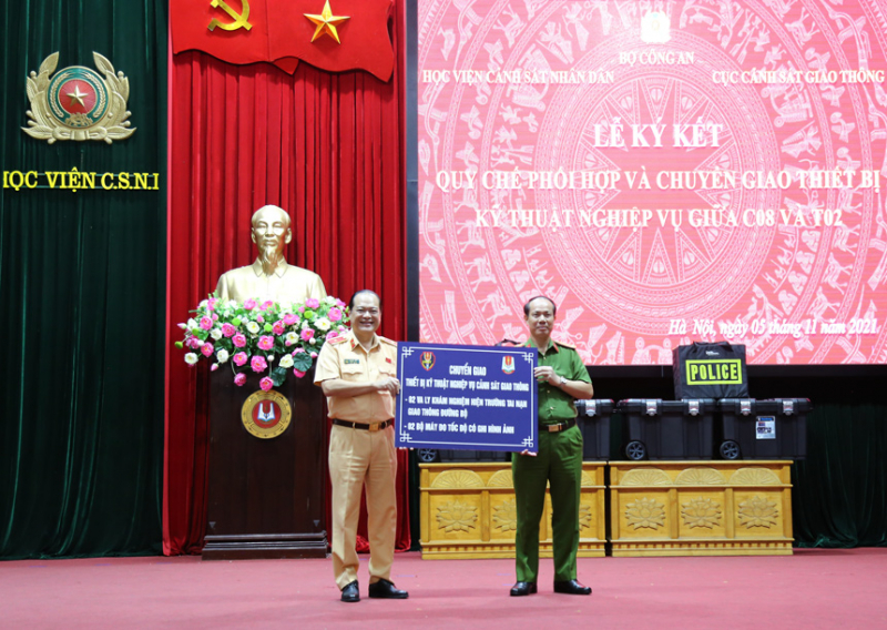 Học viện CSND và Cục CSGT ký kết quy chế phối hợp và chuyển giao thiết bị kỹ thuật nghiệp vụ  -0