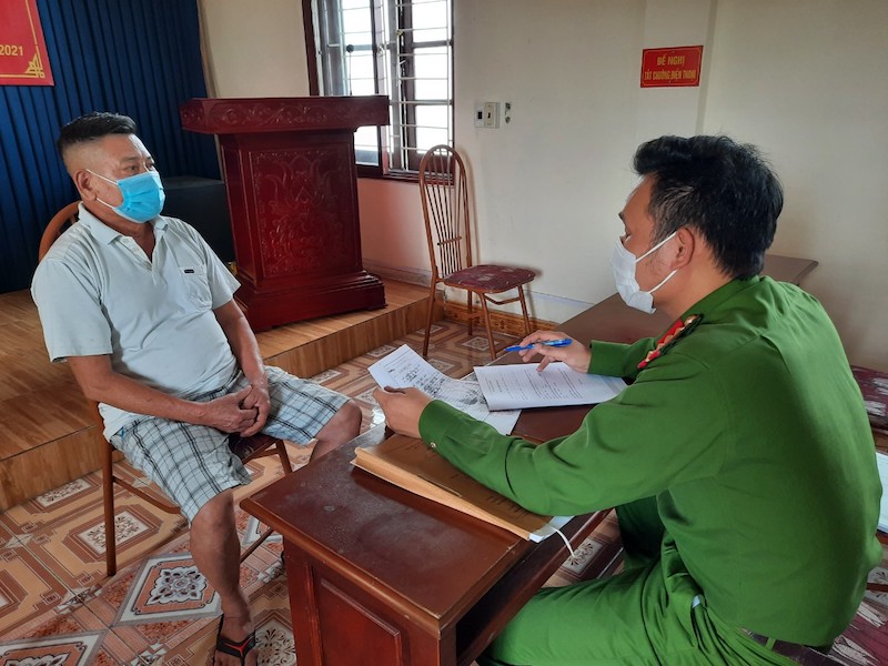 Đối tượng đó là Nguyễn Văn Minh (SN 1959, trú tại Đông Cao, Phổ Yên, Bắc Thái), nay là tỉnh Thái Nguyên cũ), đối tượng bị Cơ quan CSĐT Công an tỉnh Hải Dương truy nã về tội “Lừa đảo tài sản xã hội chủ nghĩa”. -0