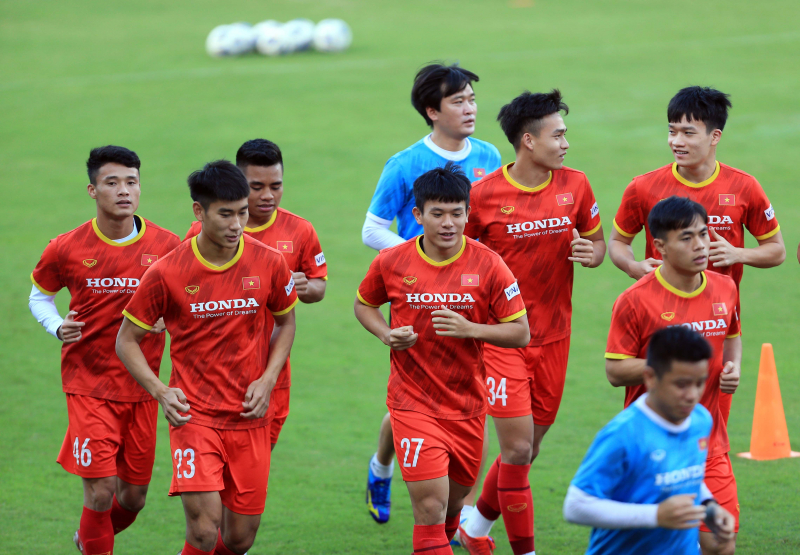 9 cầu thủ U23 Việt Nam lên ĐTQG: HLV Park Hang-seo xen canh gối vụ - Báo  Công an Nhân dân điện tử