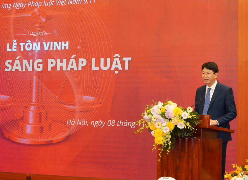 Tôn vinh 50 “Gương sáng Pháp luật” 2021 -0