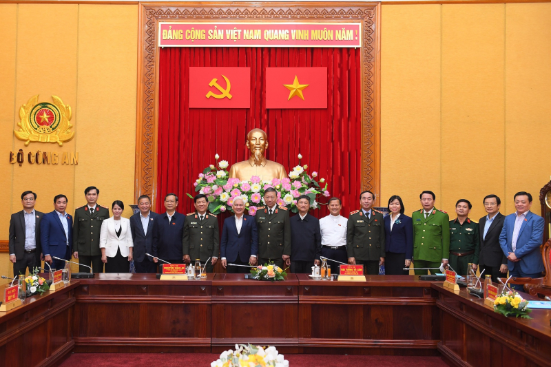 Tinh thần, trách nhiệm của lực lượng Công an góp phần quan trọng giúp Binh Dương vượt qua khó khăn -0