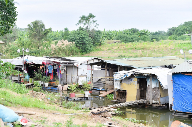 Báo CAND: Lan tỏa yêu thương tới bà con nơi “xóm phao” -0