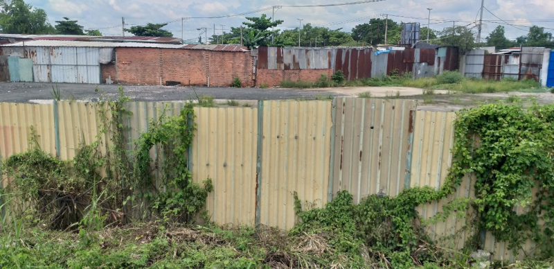 Khổ sở vì nhờ người thân đứng tên mua đất -0