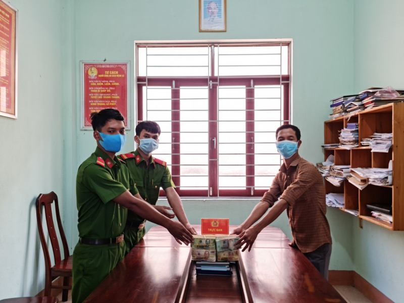 Những hành động đẹp của Công an Ayun Pa -0