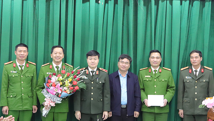 Công an Sơn La khen thưởng tập thể, cá nhân phá thành công chuyên án ma túy lớn -0